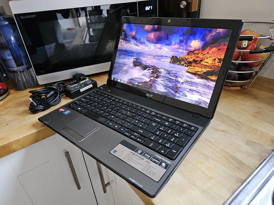 Acer Aspire 5551 AMD Athlon II 240GB SSD 8GB Ram Win 7 15.6" HDMI Webcam Laptop - Image 3 of 4