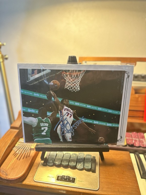 NBA Philadelphia 76ers VJ Edgecombe Signed Autographed 8x10 Photo JSA Cert