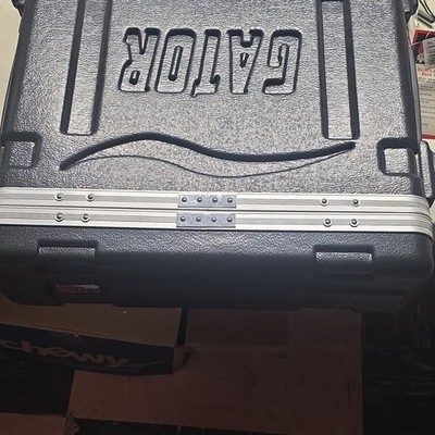Gator GR-2L Rack Case, Locking Lids, Twist Latches, Polyethylene, Black