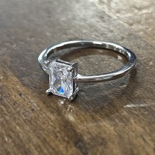 Sterling Silver White Rectangle Stone Band Solitaire Ring Sz 7 1.64 Grams