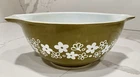 Vintage Pyrex 442 Spring Blossom Crazy Daisy Avocado GRN  1.5 QT Cinderella Bowl