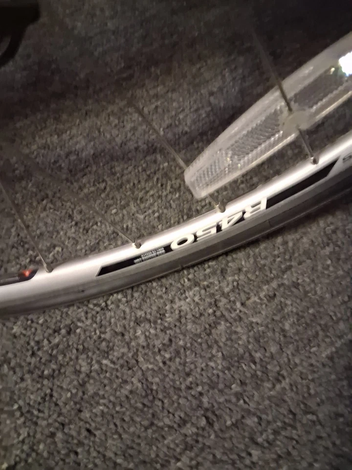 Gravity Avenue A road bike Very Nice Condition - Image 3 of 4