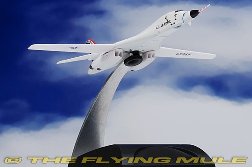 Dragon Models 1:400 B-1A Lancer USAF #74-0159 Low-Speed Configuration - Picture 5 of 8