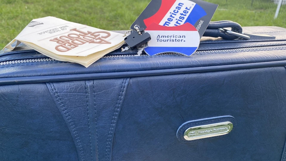 Nuevo de Lote Antiguo Equipaje American Tourister Azul Imitación Cuero Maleta ¡EXCELENTE! Foto 2 de 4