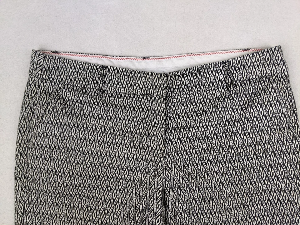 BERMUDAS KENAR MUJER ESTAMPADO NEGRO Y MARFIL FRENTE PLANO TALLA 10 - 8" ENTREPIERNA Foto 4 de 4