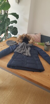 Tommy Hilfiger Mantel dunkelblau Gr. 152 Und Giesswein Mütze Schal grau Blume