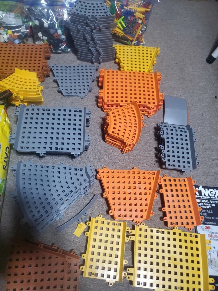 READ HUGE Mixed Lot of K'NEX Mario Kart Wii Roller Coaster Track and Accessories - Image 3 of 4