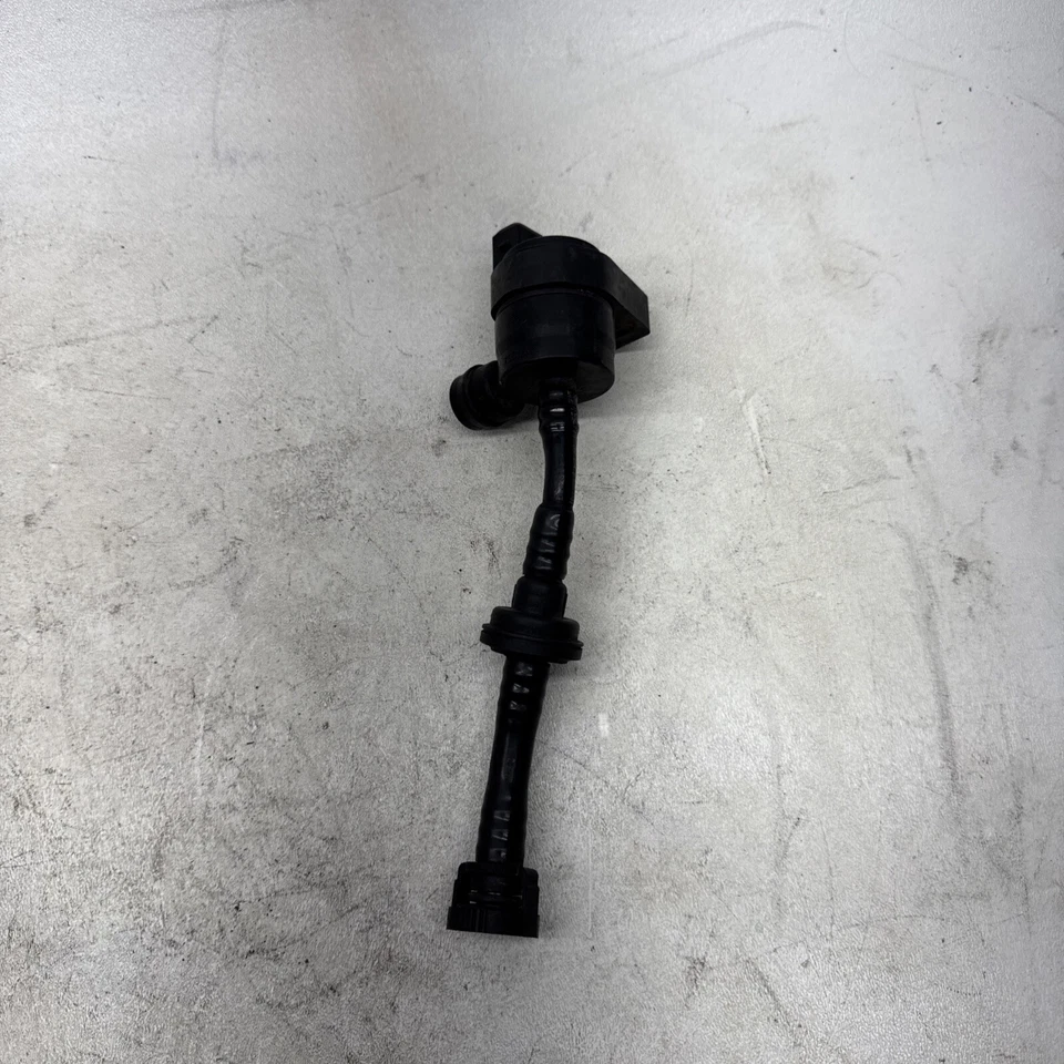 Válvula de respiración del tanque de combustible BMW E93 335i 3.0 M-SPORT 7551262 2009 Foto 2 de 4