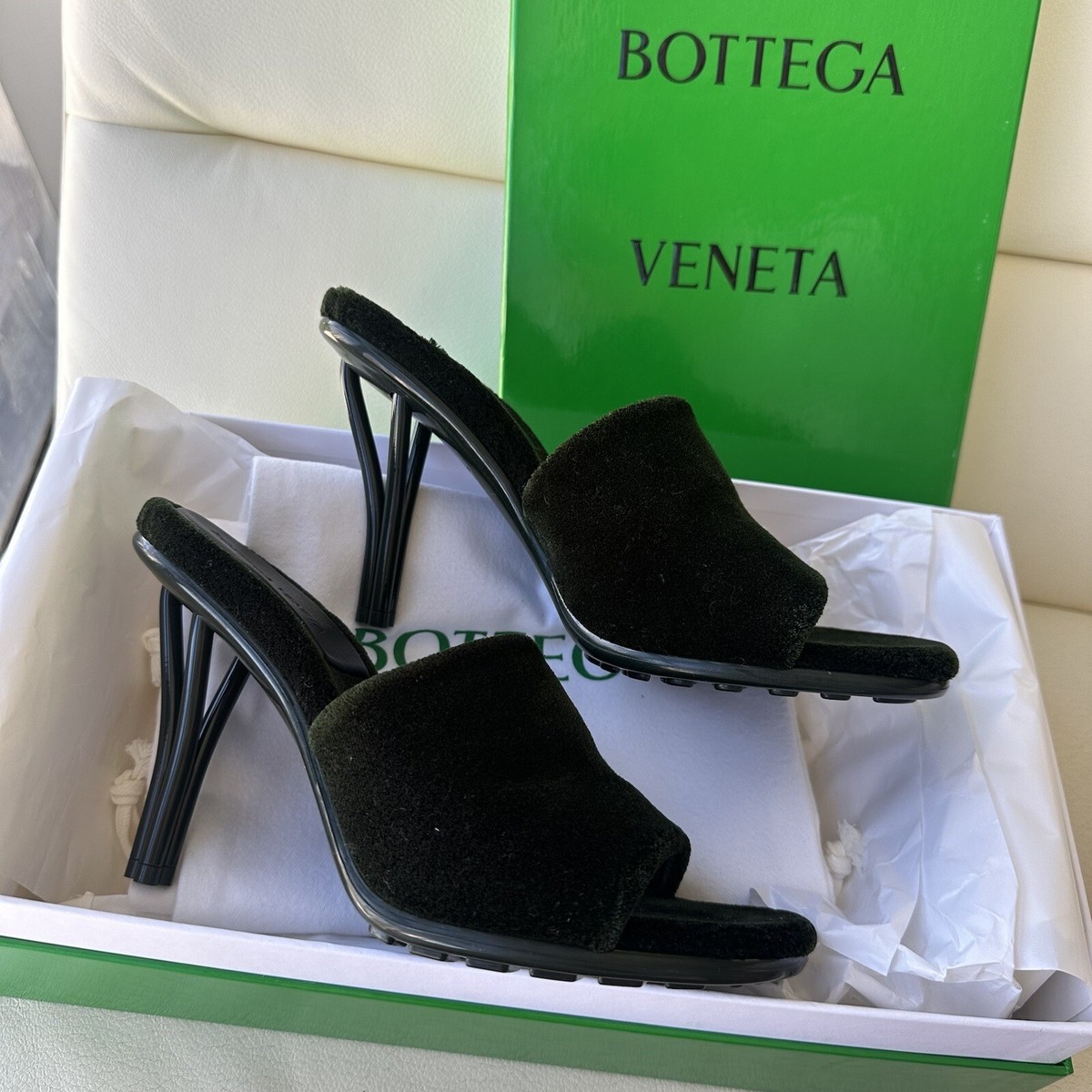 サンダル・ミュール BOTTEGA VENETA Women Sandals 708885VBRR0 3708 GREEN Bottega Veneta Green Lamb Leather Sandals for Women
