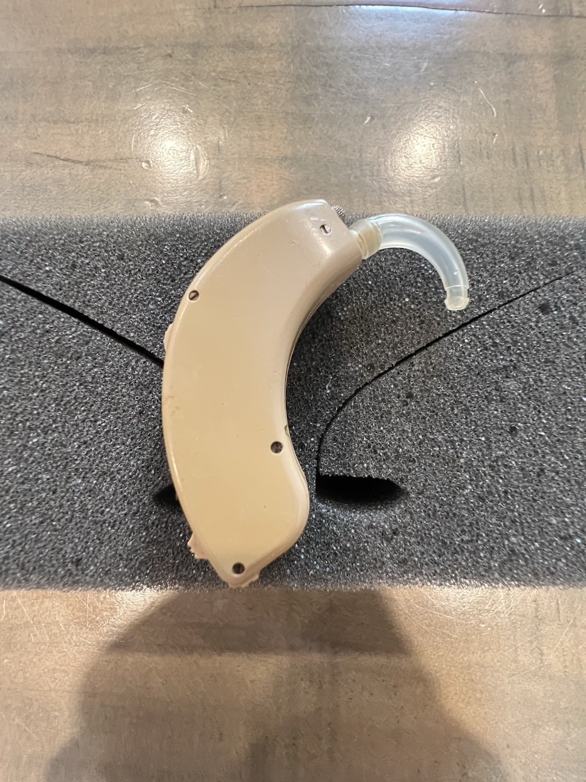 Oticon E 28 P BTE 675 Analog High Power hearing aid - refurb