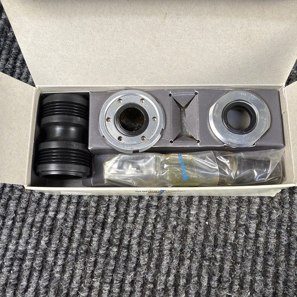 Shimano 105SC BB-1055 68x 113MM Road Bottom Bracket- NEW/NOS- English- NIB - Image 2 of 4
