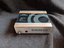 NATIVE INSTRUMENTS - Audio 4 DJ - USB Audio Interface
