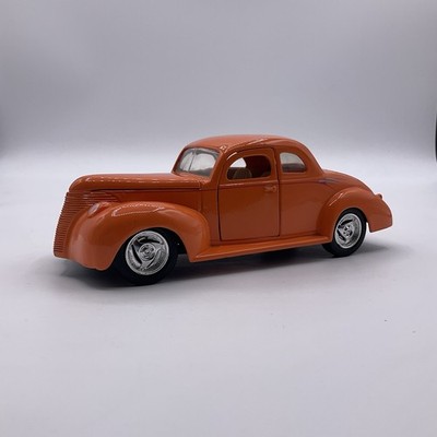 Vintage 1940 Ford Deluxe Orange Hot Rod Coupe 1:24 Scale Diecast
