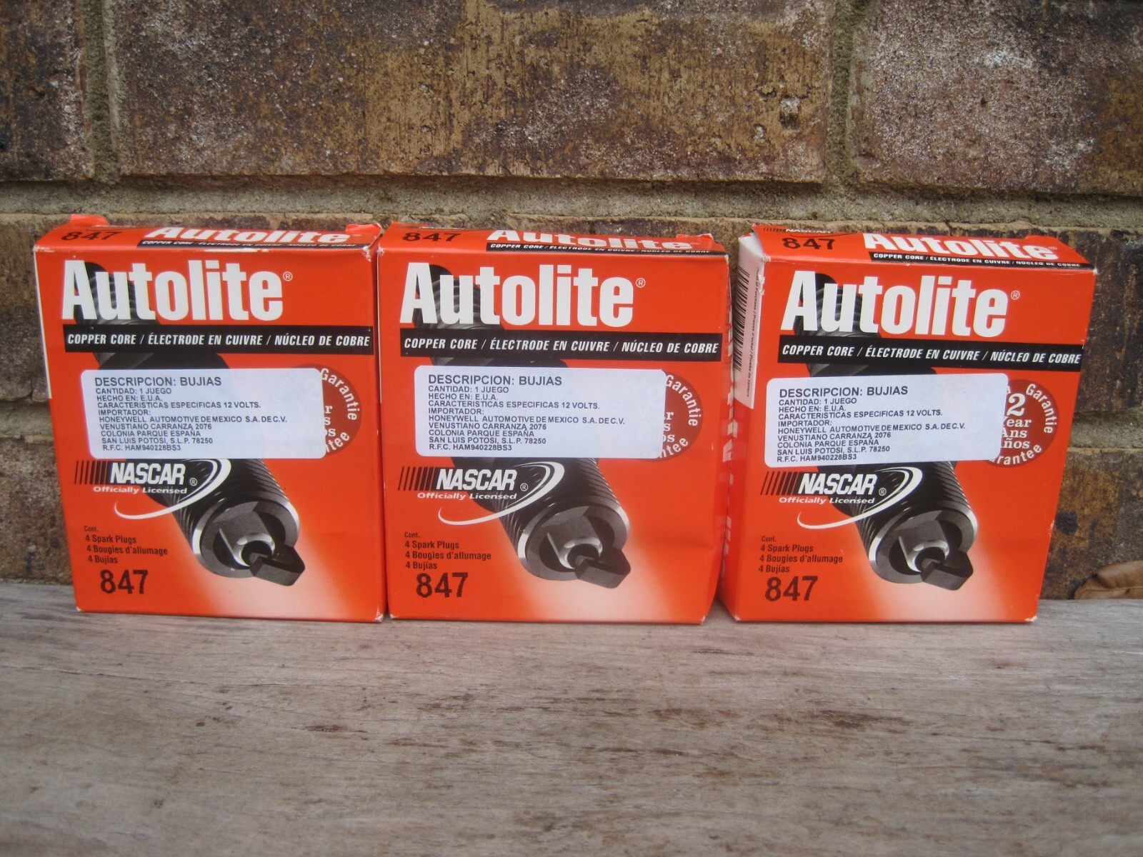 12 AUTOLITE 847 COPPER CORE SPARK PLUS NEW IN BOX