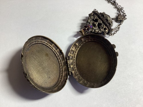 Sorrelli Antiqued Brass Locket Necklace AB 2 Large Purple Rhinestones Vtg FS - Picture 6 of 8