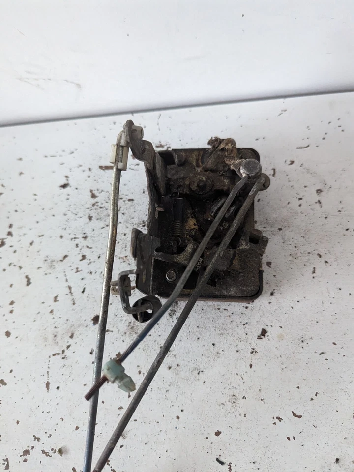 Right Front Driver Door Lock Actuator Mechanism Mazda 808 RX3 — 第 4/4 张图片