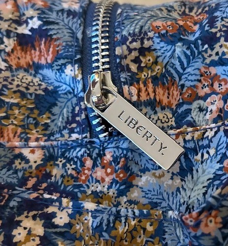 Liberty of London Makeup Travel WashBag Connie Evelyn Print + Hot Water Bottle - Picture 4 of 5