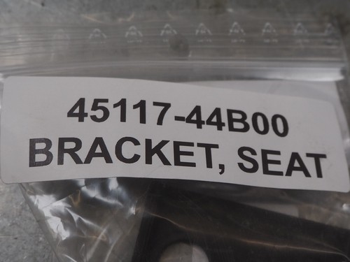 SUZUKI DR750 1988 45117-44B00 BRACKET SEAT 12829 - Picture 3 of 4