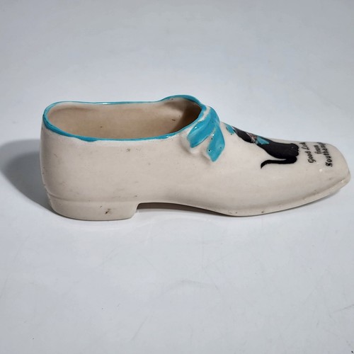 Willow Art China Longton Ceramic Shoe Figurine With Cat & Bow Detail - Picture 3 of 9