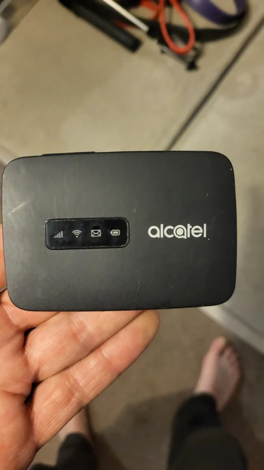 UNLOCKED ALCATEL MW40 CAT 4 150mbps 4G LTE MOBILE WIFI HOTSPOT (UK SELLER) - Image 4 of 4