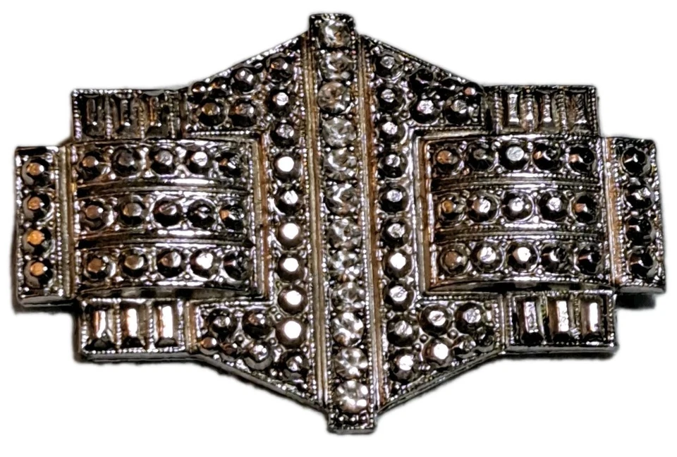 Broche rectangular vintage plata brillante Art Deco marcasita pavé estrás usado en excelente estado Foto 2 de 4