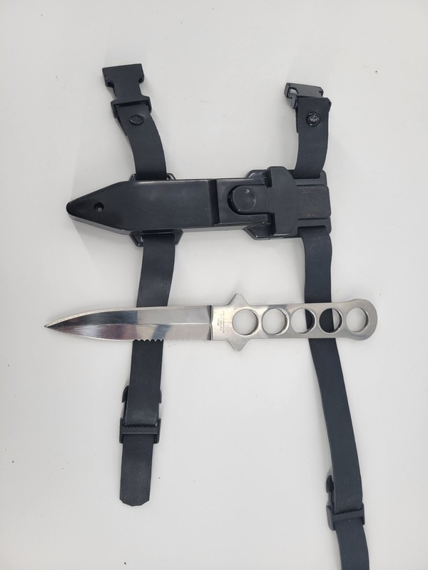 Dive Knife With Leg Or Arm Strap Sheath 