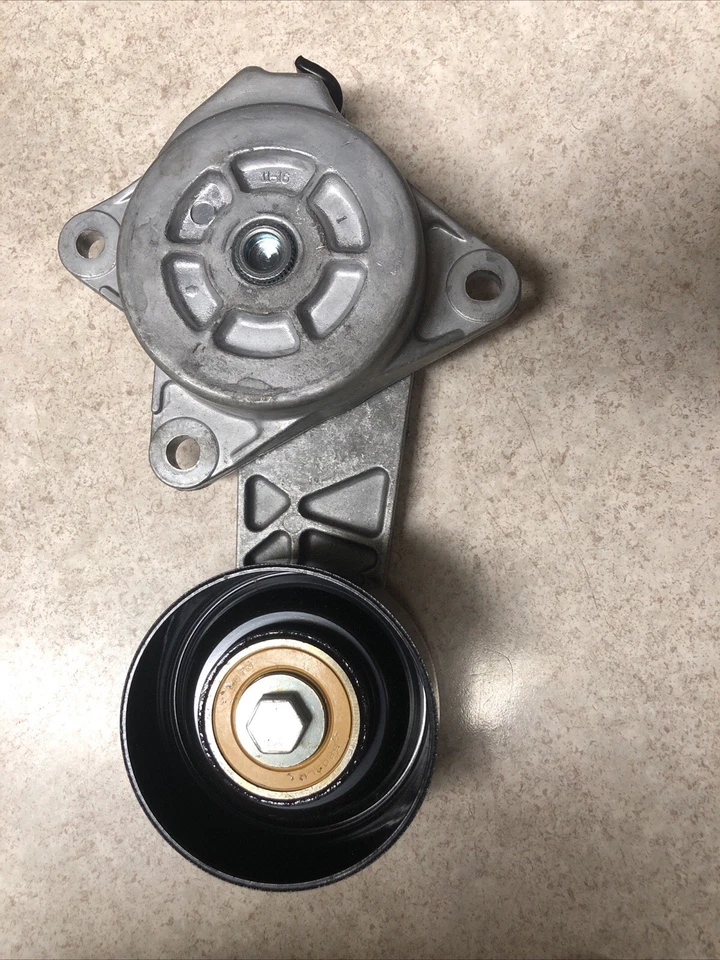 Conjunto de tensor de cinturón Dayco 89218 para Ford Crown Victoria 1992-1999 Foto 2 de 2