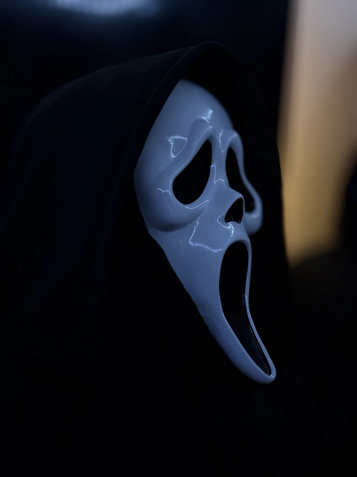 Máscara rígida con cubierta Deluxe Scream 5 (2022) Foto 4 de 4