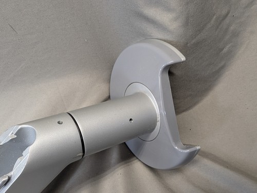 Humanscale M8 Adjustable Articulating Monitor Arm: Bolt Through Type - Picture 9 of 16