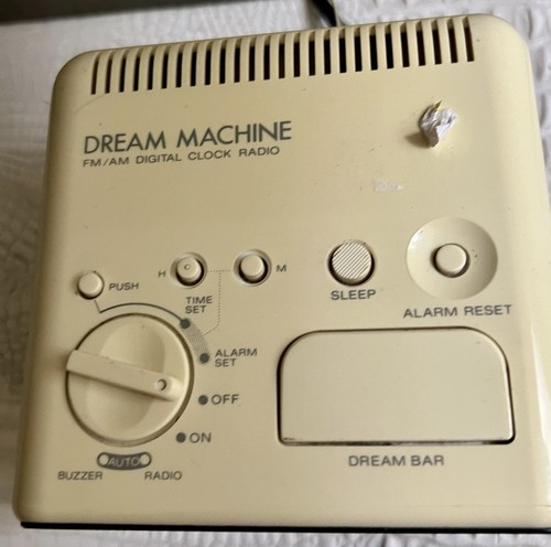 1980's Vintage AM/FM Radio Sony Dream Machine Cube ICF-C10W 60HZ Works Tested - Picture 6 of 6