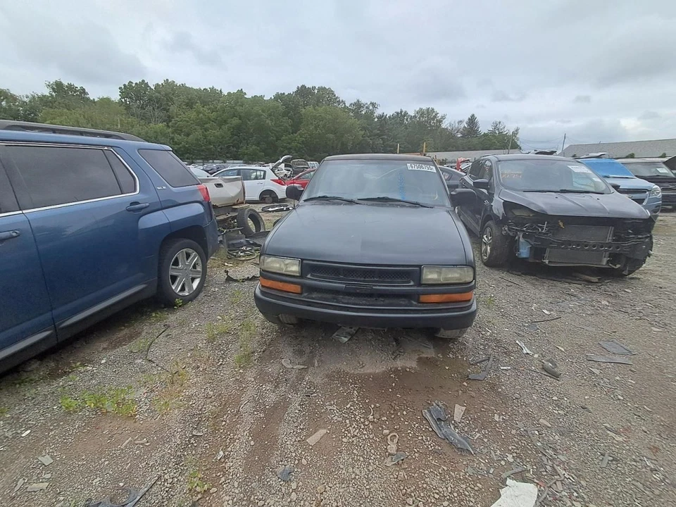 Левая фара в сборе 2003 GMC SONOMA от оригинального производителя б/у 2DR 180 000 миль - Изображение 2 из 4