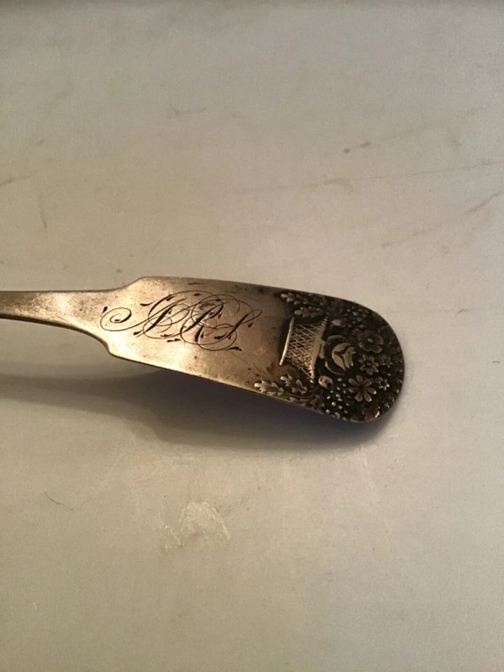RARO Antiguo W.W. Blanco American Plata Carrito de Té Cuchara Cesta de Flores Motivo Foto 2 de 4