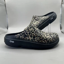 OOFOS Oocloog Leopard Animal Print Women’s Size 8 Comfort Recovery Clogs