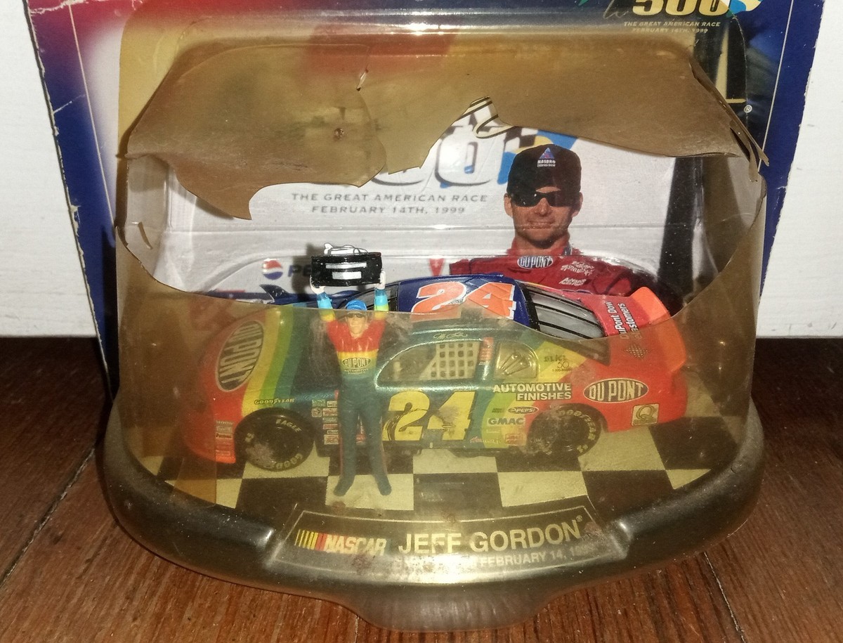 1999 Hasbro NASCAR #24 Jeff Gordon 1/43 Scale DAYTONA 500 Diecast