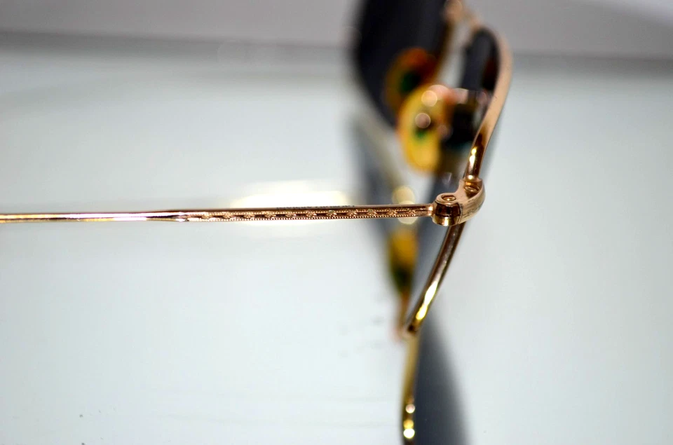 RARO Gafas de sol Giorgio Armani Marco de alambre dorado Lentes negras De colección Foto 4 de 4