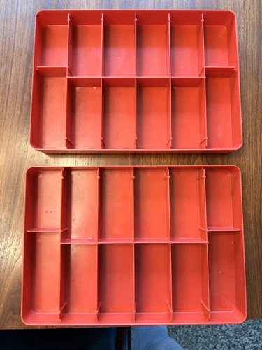 TWO VINTAGE KENNER STAR WARS ROTJ RED FIGURE TRAYS 1983 Return of the Jedi