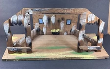 Made In Italy Vtg Manger Nativity Stable Hand Painted - Manger Only