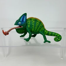 Safari Ltd Veiled Chameleon Figure Wild Butterfly Eating Lizard Figurine 2008