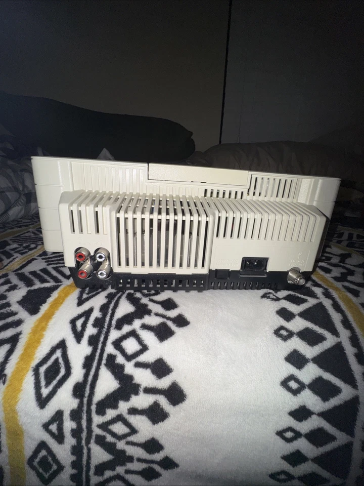 Bose Acoustic Wave Clock Radio with Wire. !!WORKS TESTED!!- White - Image 2 of 4