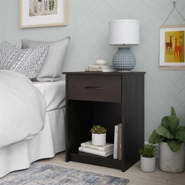 Nueva mesita de noche clásica con cajón Foto 2 de 4