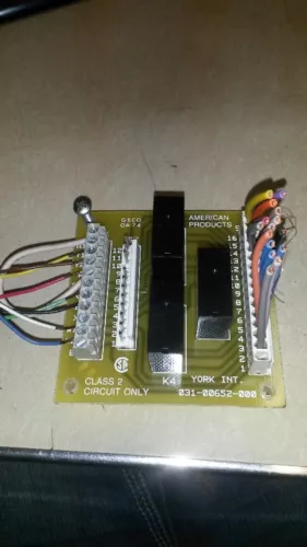 YORK 031-00652-000 2 Stage Cooling Circuit Board