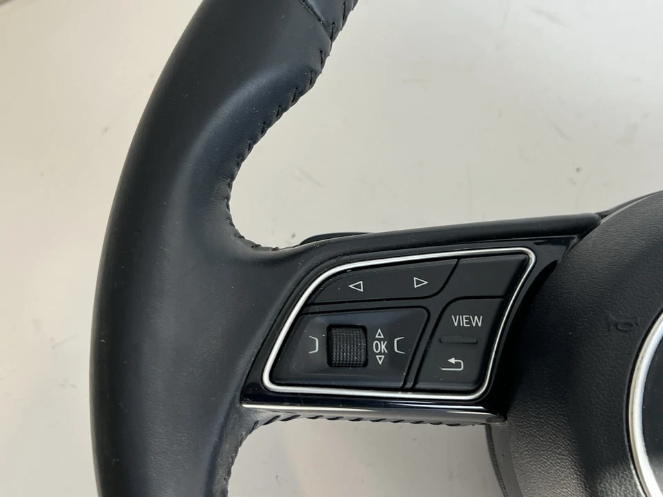 Audi A4 2018 volante e interruptores con levas de cambio OEM Foto 3 de 4