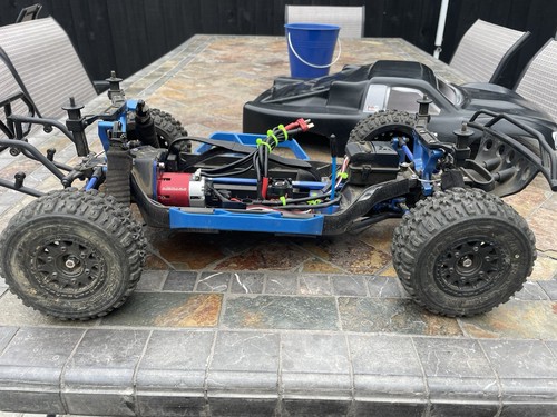 Traxxas Slash 4X4 Ultimate 1/10 - Picture 5 of 19