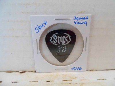 STYX ''JAMES YOIUNG'' 2006 GUITAR PICK~READ DESCRIPTION #37~20
