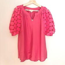 Top Umgee Mujer Rosa Brillante Manga Abullonada Círculo Crochet Encaje Cuello Dividido Pequeño Nuevo