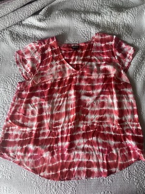 Torrid Blouse Top Women s  1 Short Sleeve Red And White Tie Dye Striped Pattern