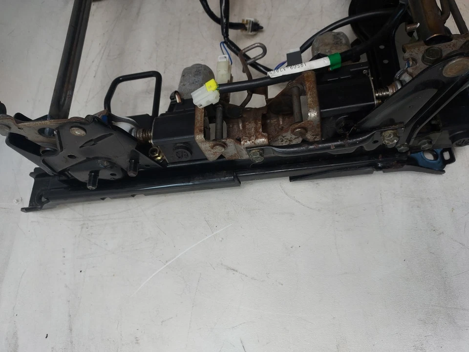 2005-2007 INFINITI G35 4DR DOOR COUPE FRONT LEFT DRIVER SEAT TRACK ASSEMBLY LH — 第 3/4 张图片