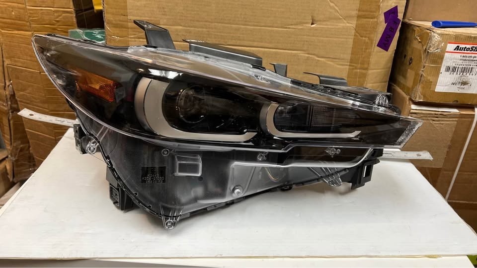 CX-5 ライト 2022-2024 Mazda CX-5 Headlight Right Passenger LED OEM 0728140400