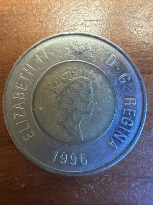 1996 Canadian 2 Dollar Bi-Metal Coin Queen Elizabeth II Polar Bear D.G. Regina