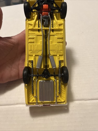 1970 Plymouth Roadrunner Built Plastic Model By Revell 1:24 Scale 2000 - Picture 9 of 15